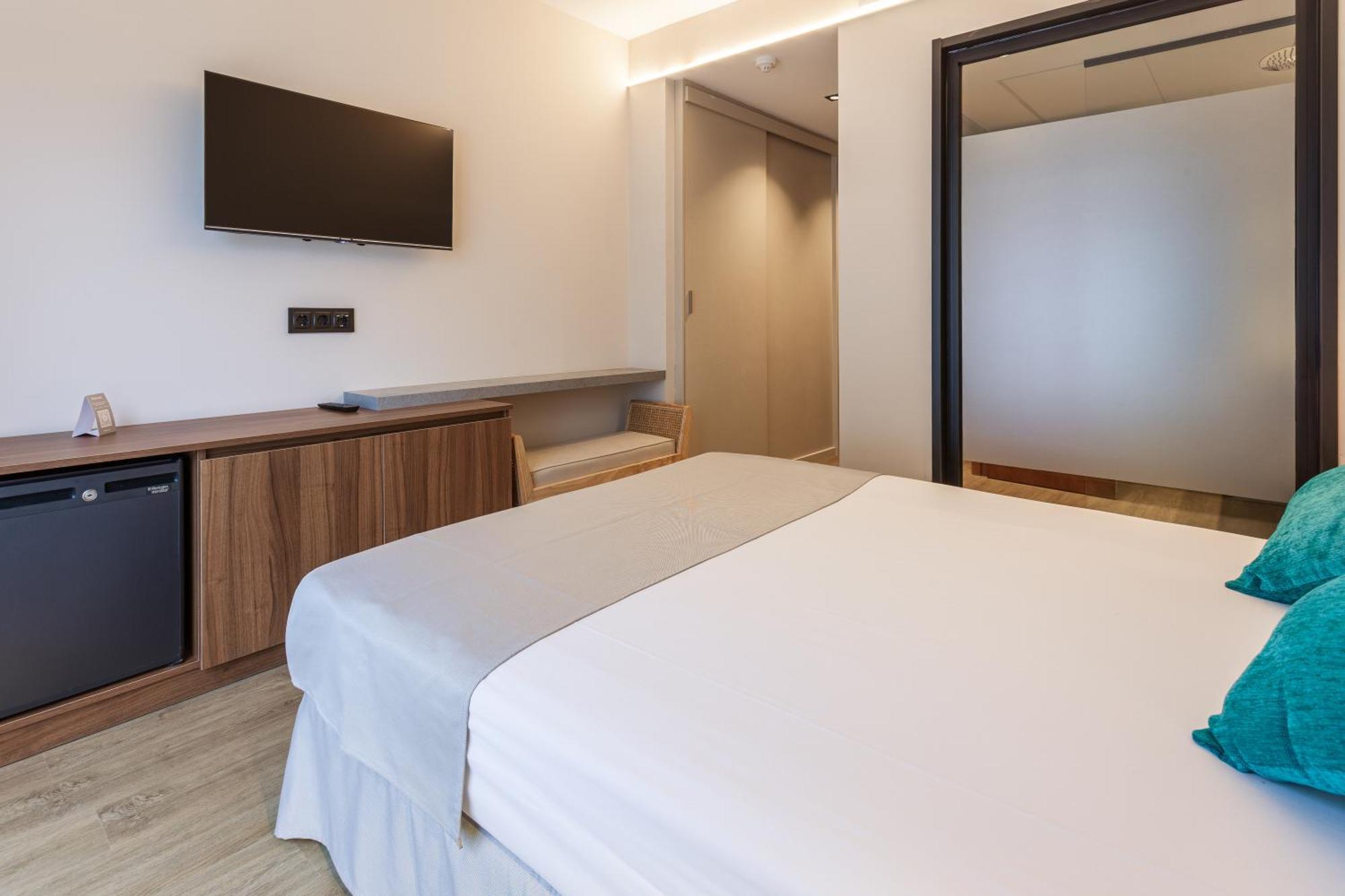 Отель Dwo Sirius - Adults Only Санта-Сусанна Экстерьер фото