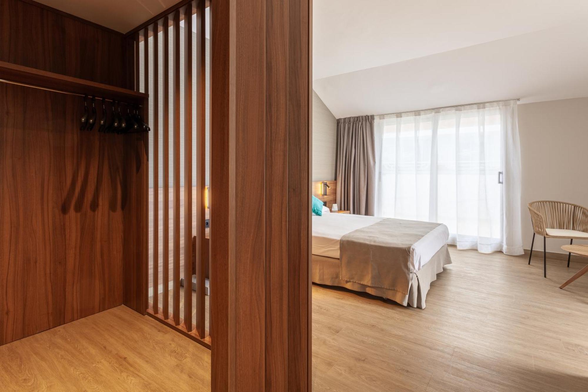 Отель Dwo Sirius - Adults Only Санта-Сусанна Экстерьер фото