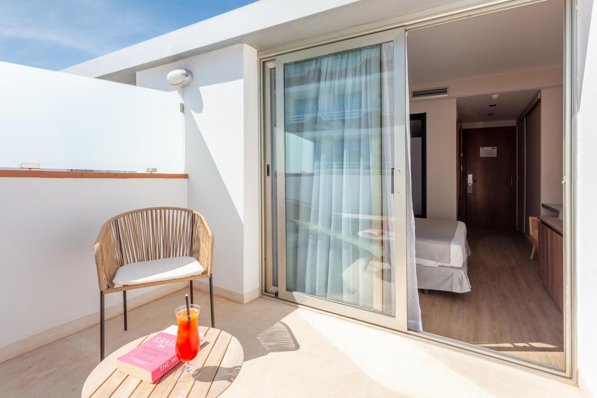 Отель Dwo Sirius - Adults Only Санта-Сусанна Экстерьер фото